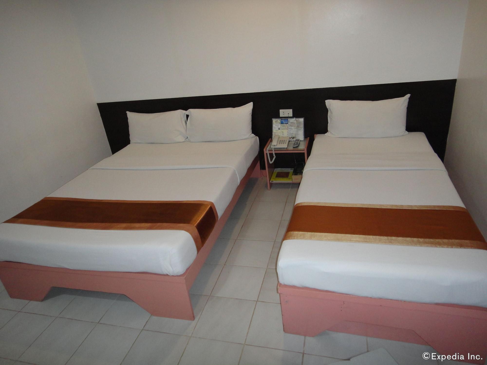Hotel Pier Cuatro Cebu Kültér fotó