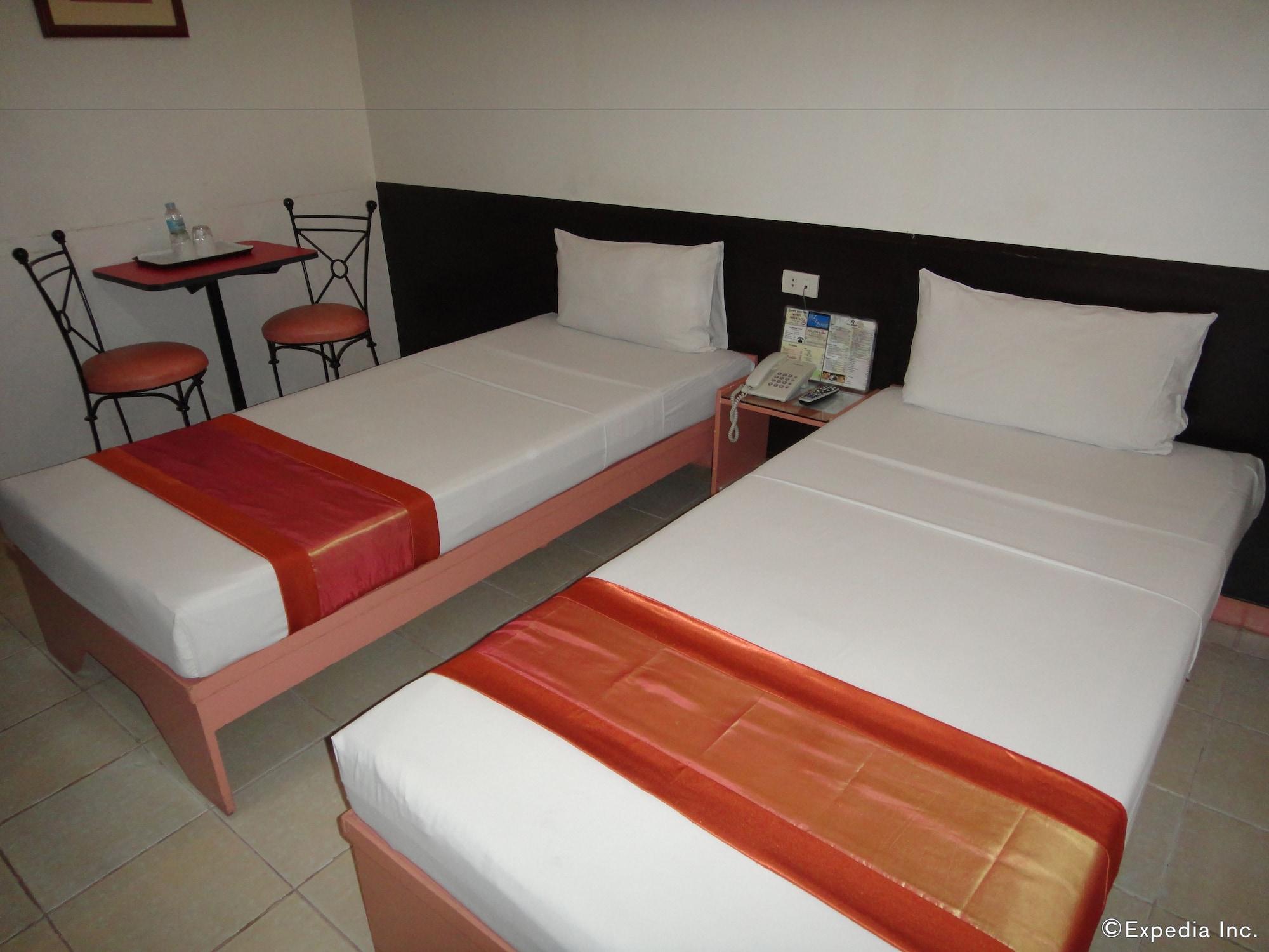 Hotel Pier Cuatro Cebu Kültér fotó