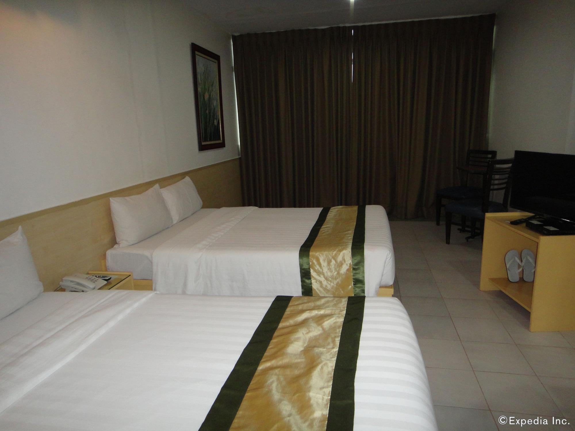 Hotel Pier Cuatro Cebu Kültér fotó