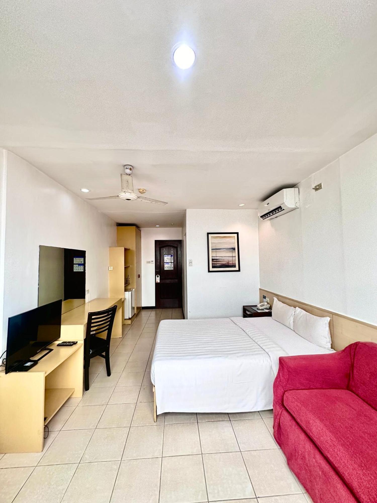 Hotel Pier Cuatro Cebu Kültér fotó